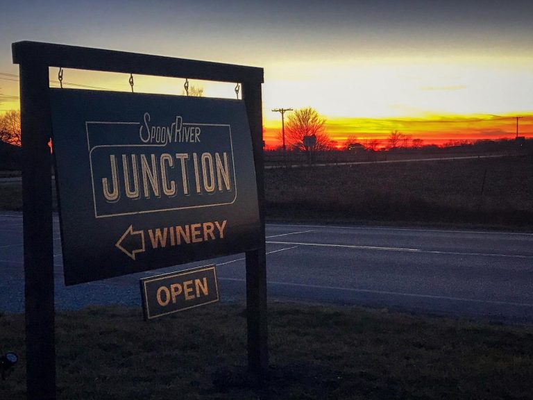 Spoon River Junction Winery Sign 768x576