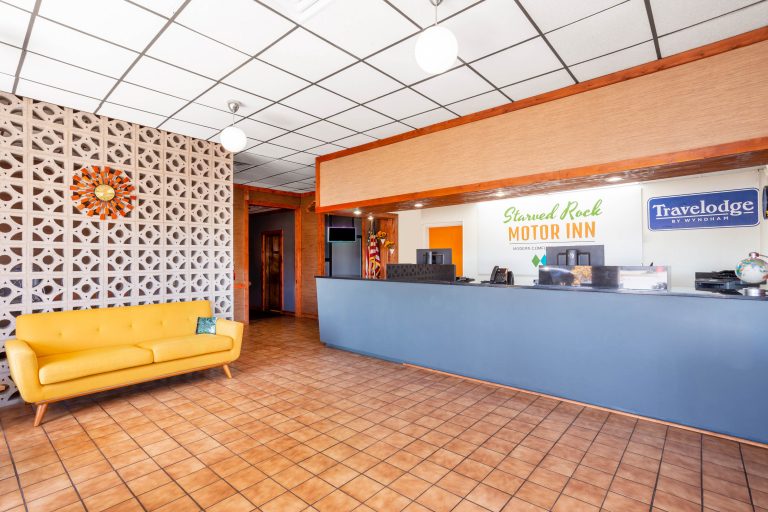 Starved Rock Motor Inn Reception 768x512